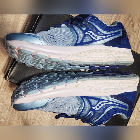 Women's Saucony 6.5 fit (size 7) - Picture 3 of 10